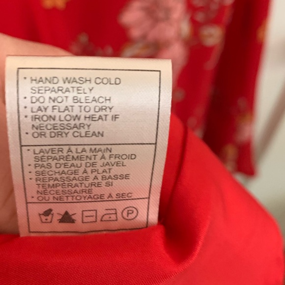 Red Floral Mini Dress with Flutter Sleeves & Ruffle Hem by BB Dakota - Size 6 - Picture 13 of 14